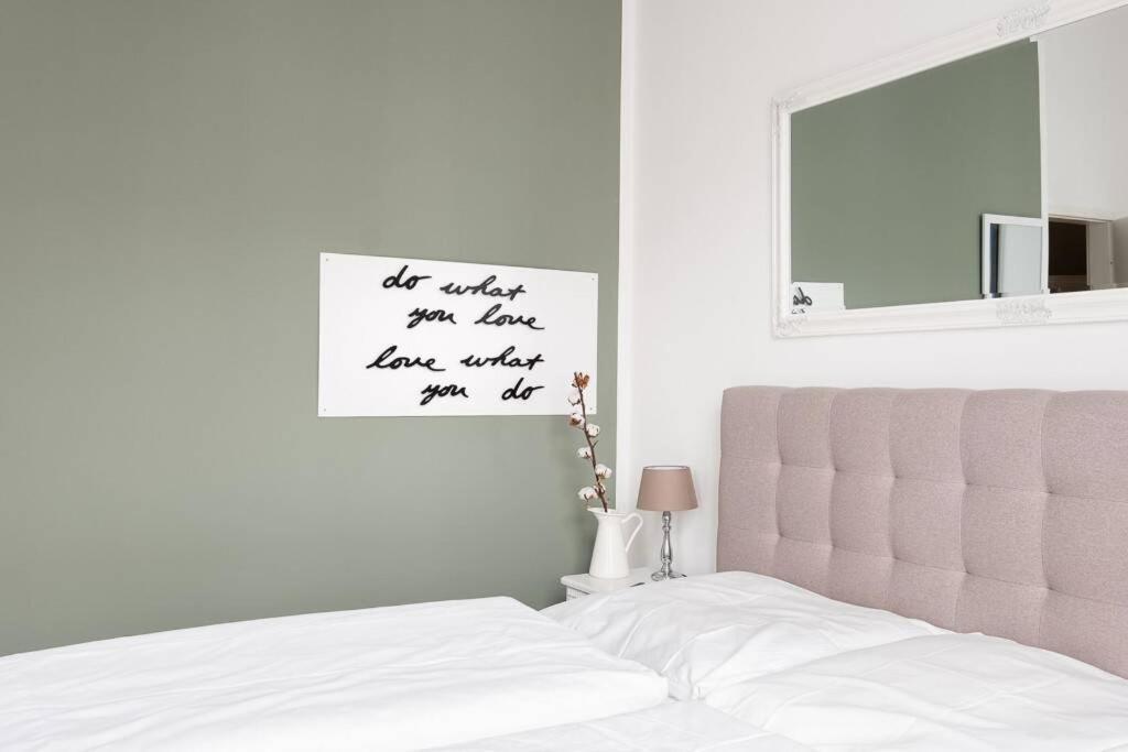 Sc 05 By Rockchair Apartments L Superhost Status L 2 Bedrooms Boxspringbeds Balcony Elevator - Cozy Family & Business Flair Welcomes You! Berlín Exteriér fotografie